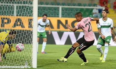 Vittoria, due gol, un palo e una traversa. Va bene!