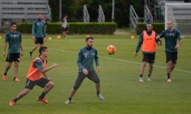 Difesa, Vitiello scalza Struna