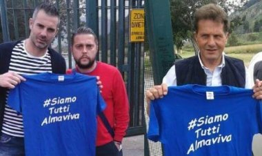 I rosa con i lavoratori Almaviva 