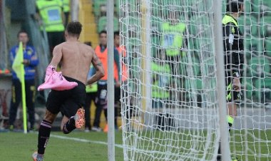 Gila-Zamparini, braccio di ferro. Il bomber vuol andare in ritiro