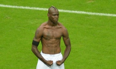 Nizza, cose mai viste: delirio per Mario Balotelli