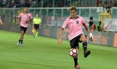 Gazzetta: Diamanti sull'esterno e lì si sono aperte le crepe