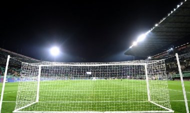 Palermo generoso e sprecone. Il Crotone strappa il pari