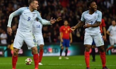 Vardy vs Bresciano: la statua