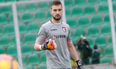 CdS: si salvano Posavec e Diamanti, tre le insufficienze