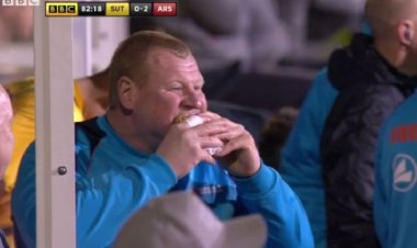 Shaw: idolo del web per 24 ore, oggi licenziato dalla società