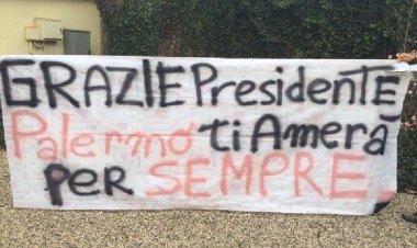 I tifosi dedicano uno striscione a Zampa: Grazie Presidente