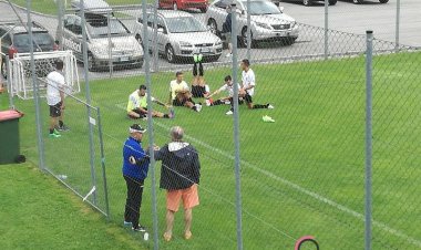 A Bad il Palermo lavora mentre in città i tifosi protestano