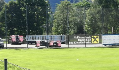 Bad: arrivano i tifosi in protesta 