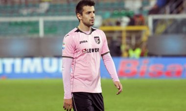 Tedino non delude al debutto. Fuori lo stadio la contestazione