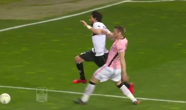 VIDEO - L'azione del rigore concesso al Parma