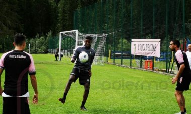 FOTO - Seduta di allenamento mattutina per i rosa