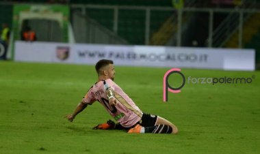 La traversa salva il Palermo. Radunovic la Cremonese