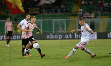 Stellone al lavoro per blindare la porta 