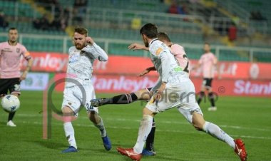 Il testa-coda inganna il Palermo. Il Livorno non si piega