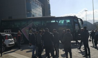 VIDEO - I cori dei tifosi del Palermo al Barbera