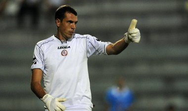 Positivo all'antidoping: sospeso il portiere del Livorno Mazzoni