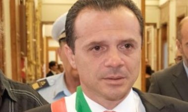 De Luca: «A Messina consegne a domicilio anche per Pasqua»