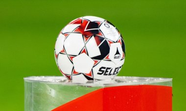 Coronavirus, un campionato riparte a porte aperte