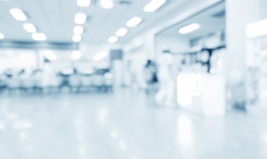 Guarisce dal Coronavirus a 98 anni e chiede un parrucchiere