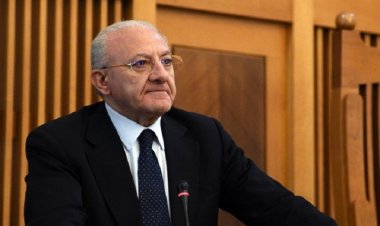 De Luca: «Non firmo intesa, domani ristoranti e pub chiusi»