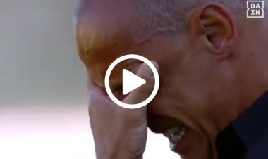 Livorno, A. Filippini in lacrime durante il minuto di silenzio