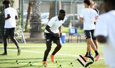 LIVE - Palermo, Mamadou Kanoute si presenta. La conferenza stampa