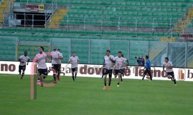 Palermo, sei negativi al tampone. A Catanzaro forse si gioca