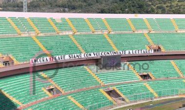 FOTO - Lo striscione della Curva Nord 12 