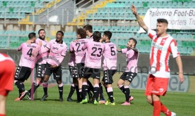 Sinfonia Palermo, che lezione alla Juve Stabia. Il sogno continua