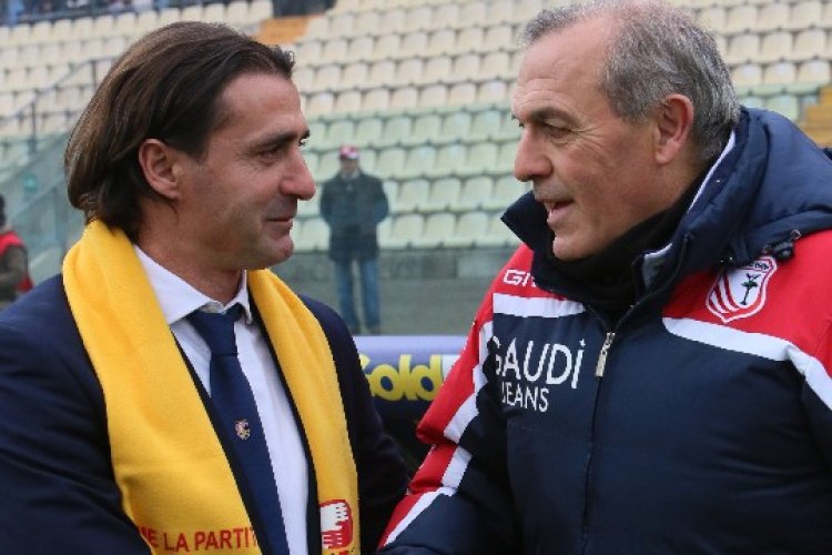 Carpi ko, resta a distanza dai rosa