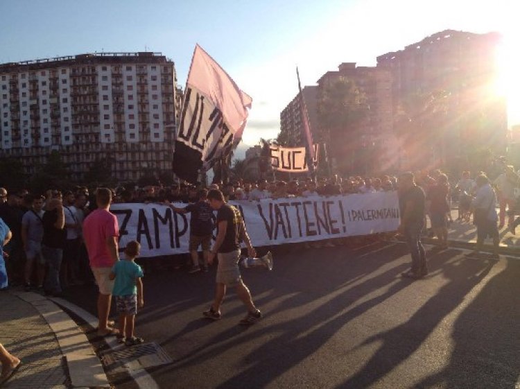 Palermo contestazione organizzata: Zamparini e società nel mirino