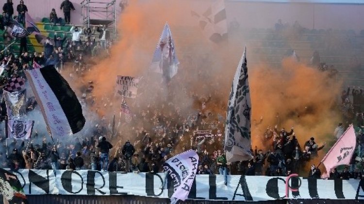 Palermo, tifosi in coro: ''Contro l'Udinese bisogna vincere''