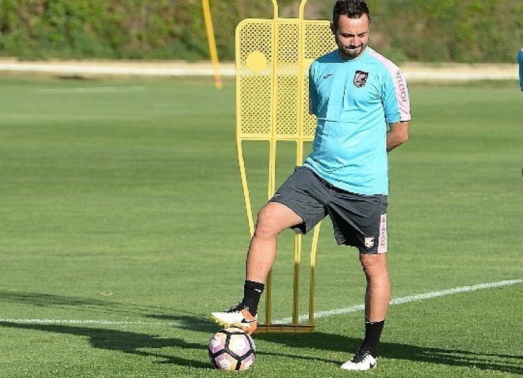 Palermo: il futuro di De Zerbi si decide a Cagliari