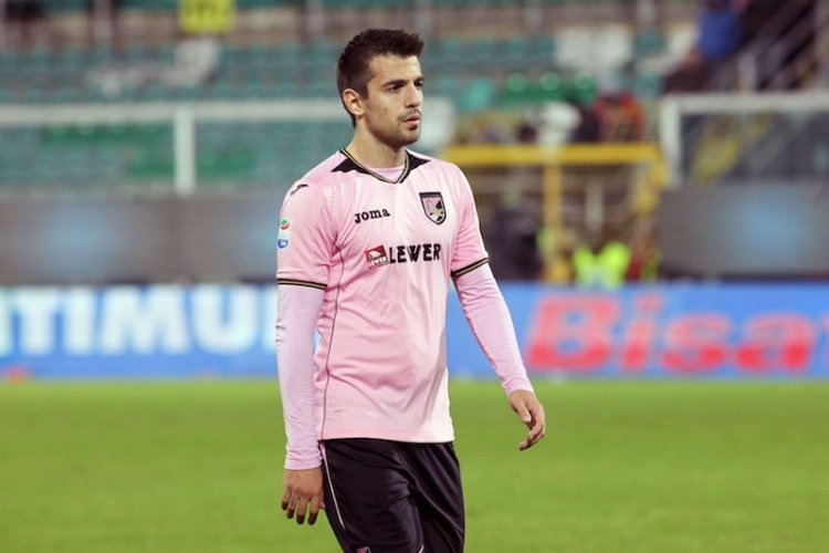 Lavori tecnico-tattici in campo. Differenziato per Trajkovski