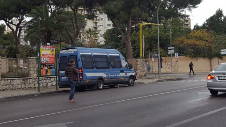 Allarme bomba nel piazzale dello stadio