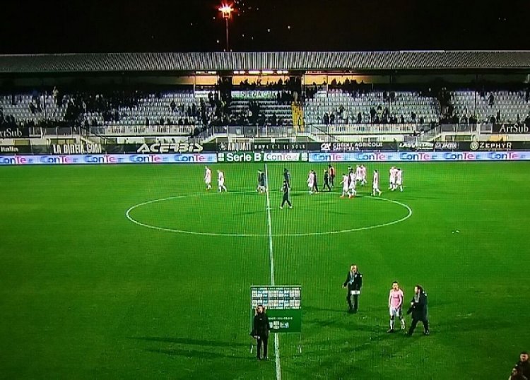 Tedino imbattuto in trasferta, ma in Liguria Palermo sottotono