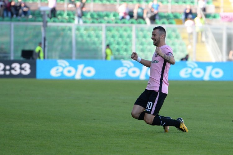 Nestorovski dà la carica: «Serve la spinta dei tifosi»