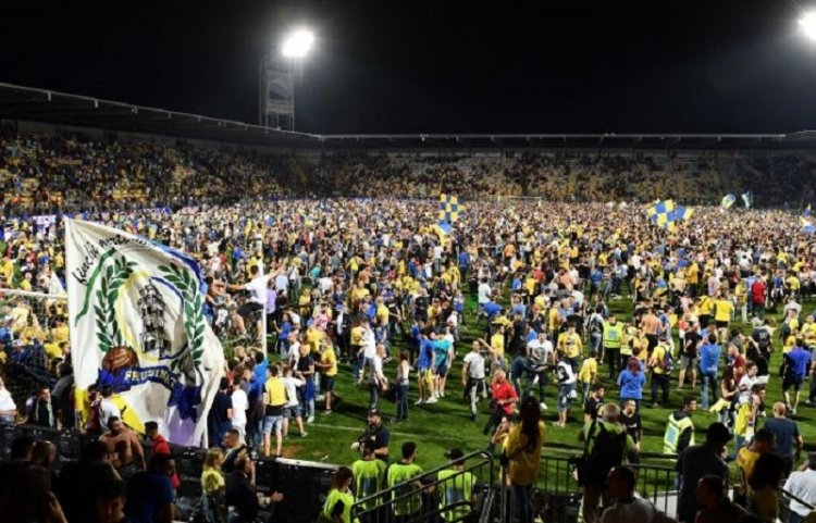 Frosinone-Palermo, Daspo per undici tifosi ciociari
