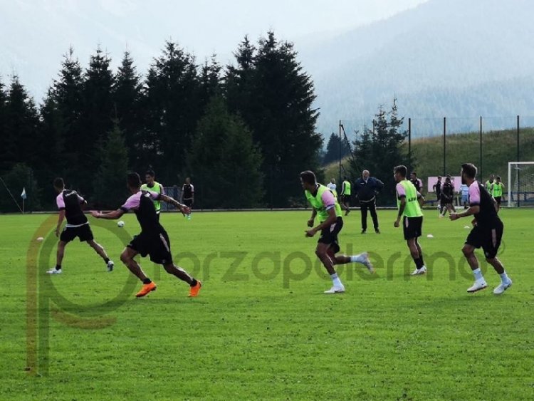 FOTO - Il Palermo in campo per l'allenamento pomeridiano