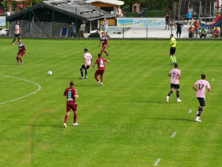 Palermo-Sandonà, 5-1 per i rosa all'intervallo