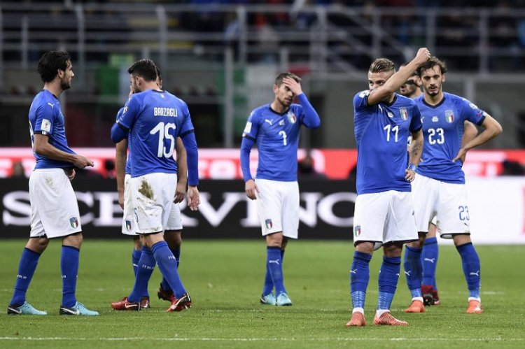 La profonda notte azzurra