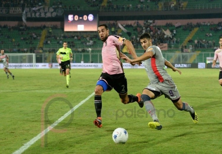 Palermo-Crotone, sfida dai due volti
