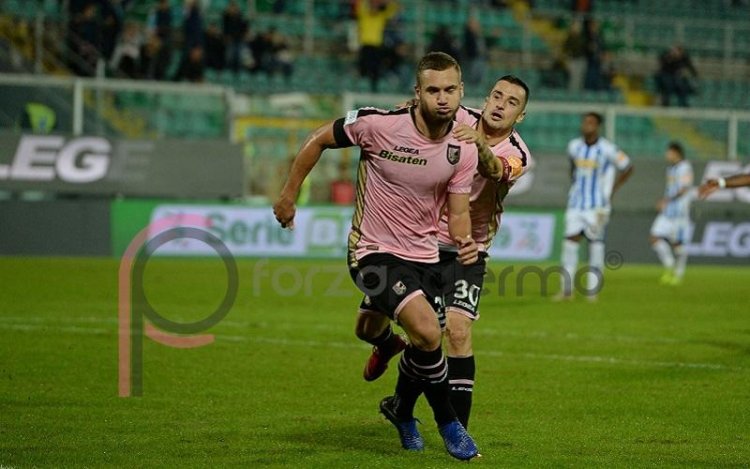 Il Palermo schiaccia il Pescara ed è primo!
