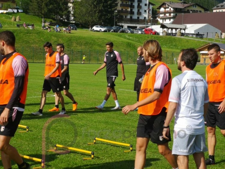 Palermo, si provano i tiri in porta. Mazzotta verso il recupero