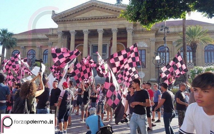 LIVE - Passeggiando per Palermo