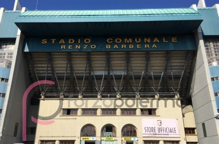 Iscrizione Palermo, la protesta dei tifosi - LIVE