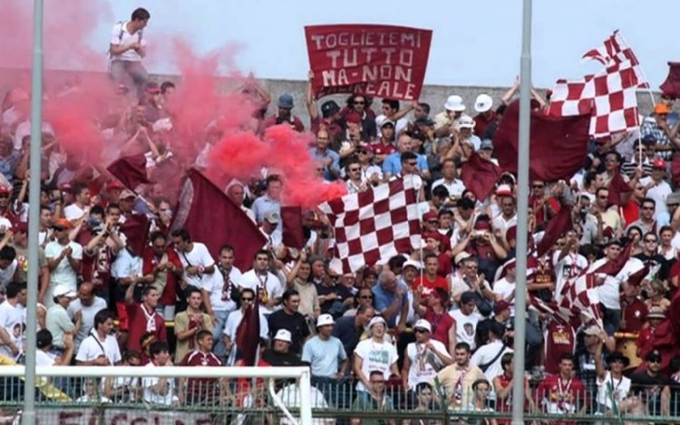 Acireale, la carica dei tifosi: «Palermo, stiamo arrivando»
