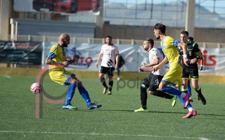 Il Palermo cade a Licata: 2-0 al Liotta