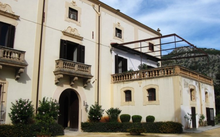 Chiusura giardini e ville comunali a Palermo. C'è la proroga